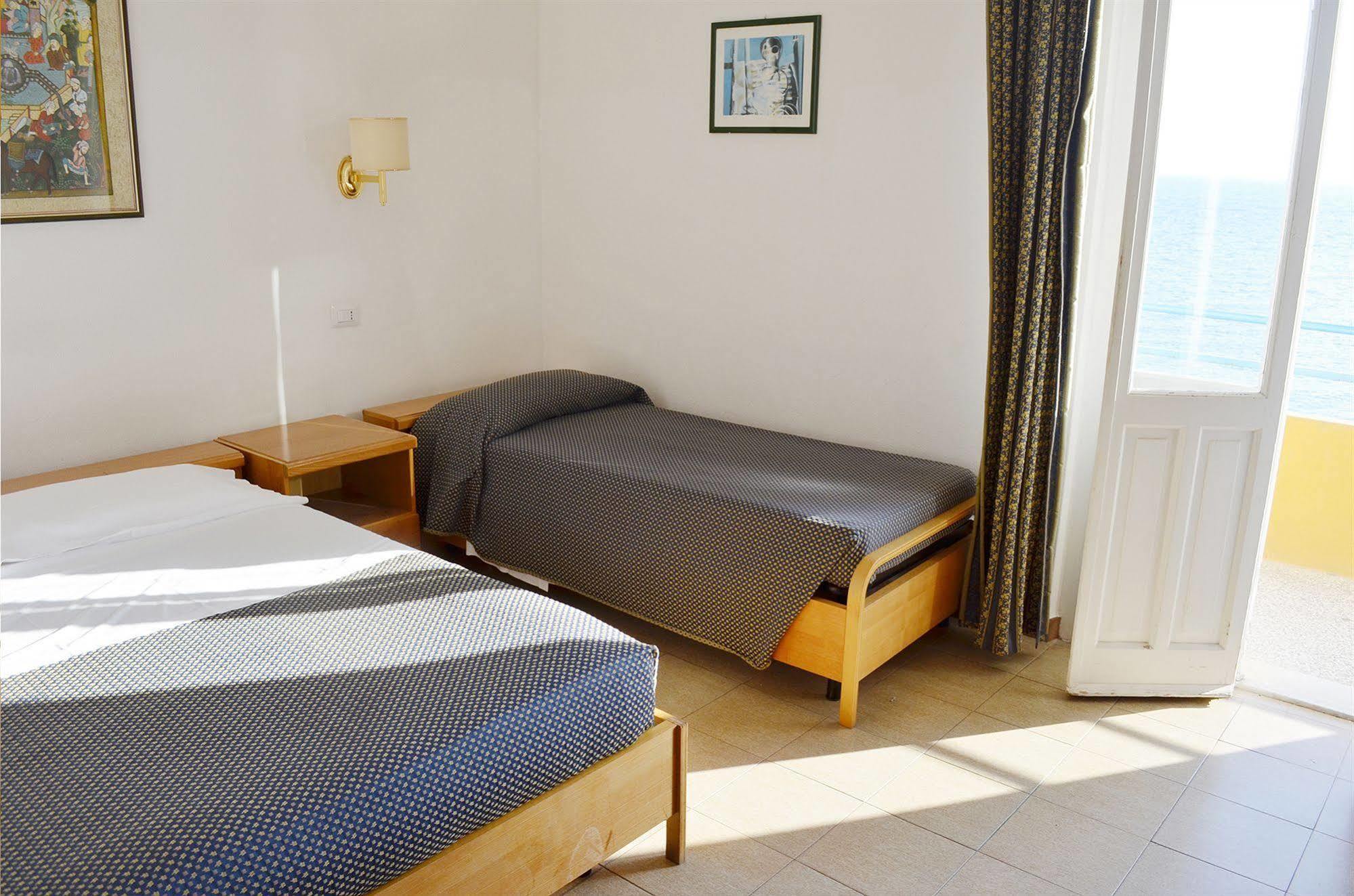 Hotel Calamosca Кальяри Экстерьер фото